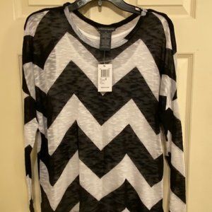 Chelsea & Theodor Black/White lined long sleeve sweater, Size M, NWT